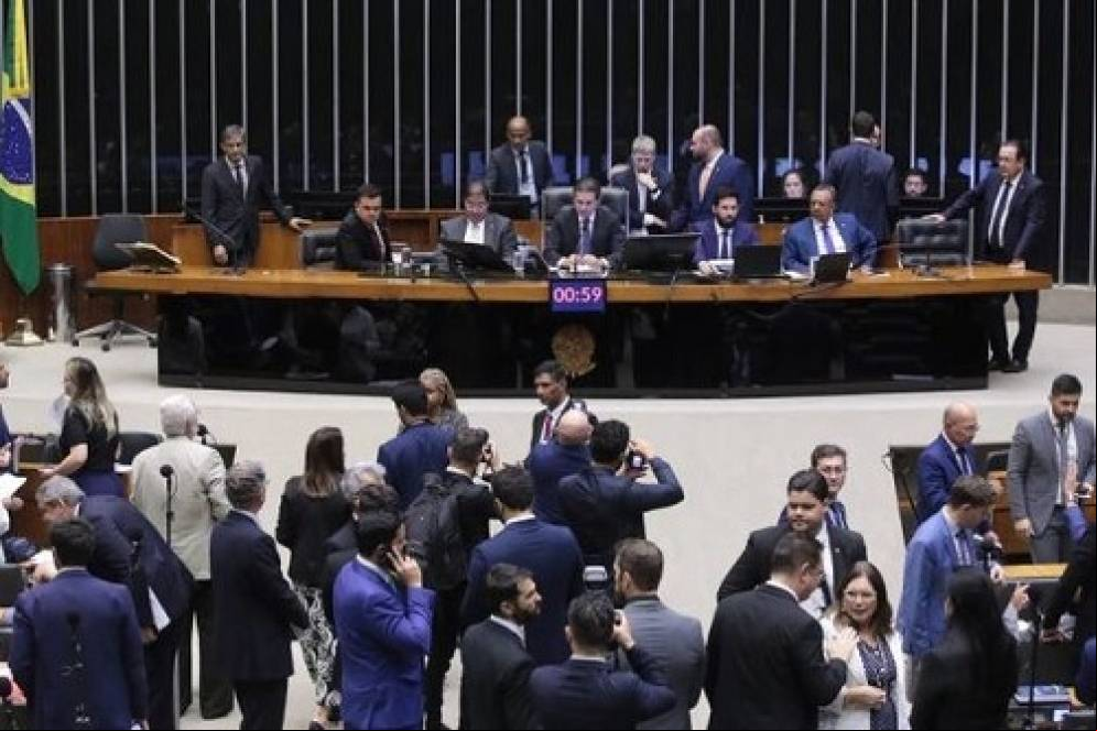 Câmara vai criar comissão para discutir mudança no método de eleição de deputados