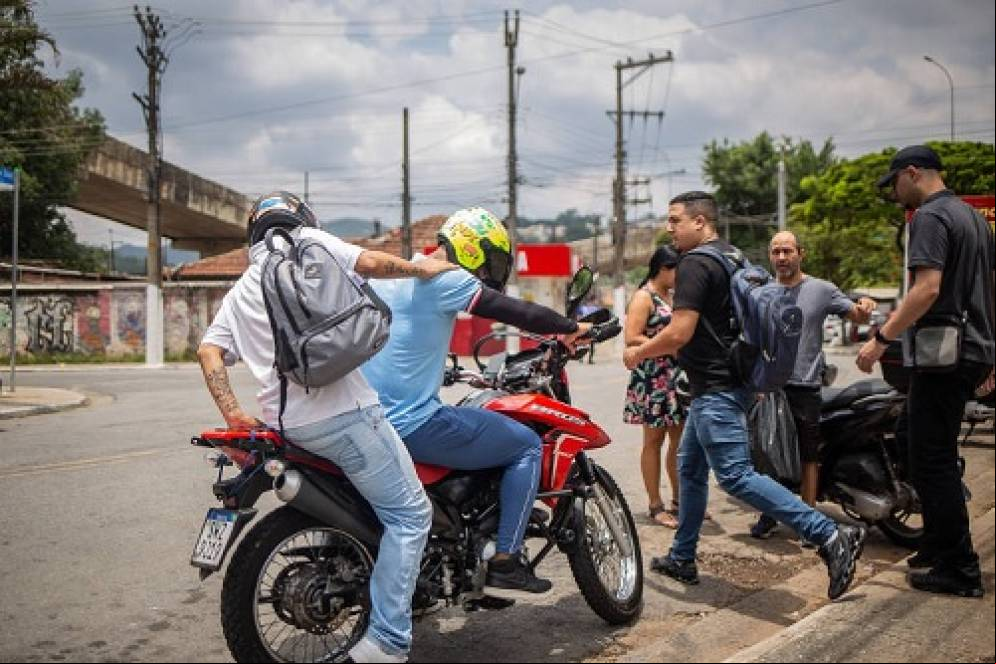Justiça volta atrás e proíbe transporte de moto por aplicativo em São Paulo