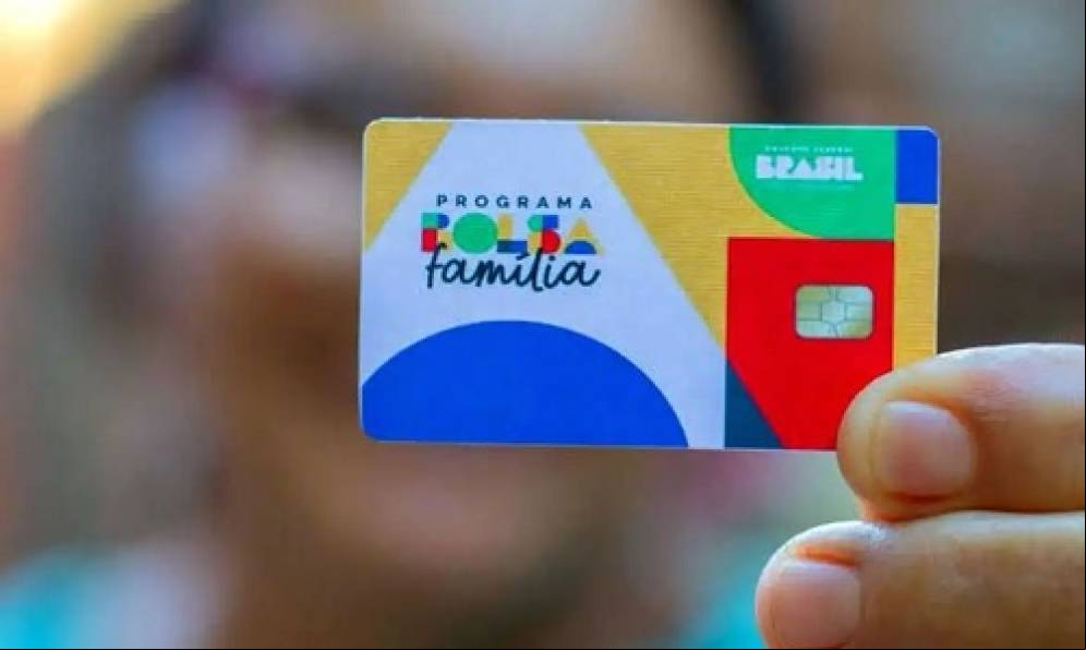 Orçamento 2025: governo corta R$ 7,7 bilhões no Bolsa Família, amplia Auxílio-Gás e deixa Pé-de-Meia de fora