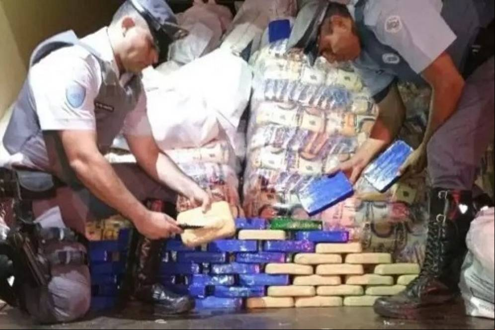 Cocaína apreendida com traficante contratado por R$ 15 mil renderia R$ 50 milhões ao tráfico (Foto: SSP/SP)