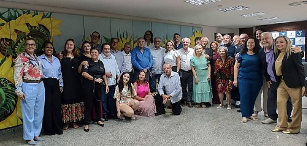 Abrajet Tocantins entrega títulos de reconhecimento para Aleto
