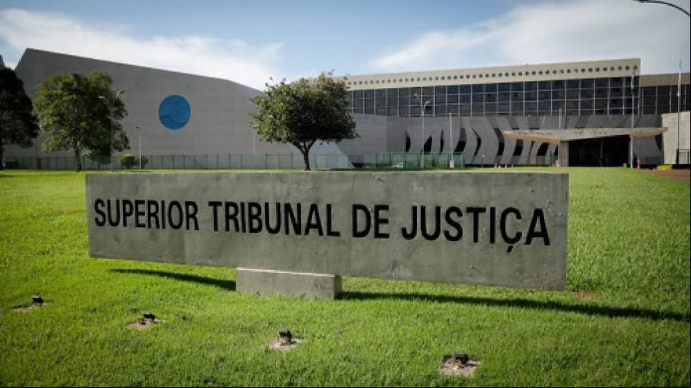 Compra e venda entre particulares de lote não registrado é sempre nula