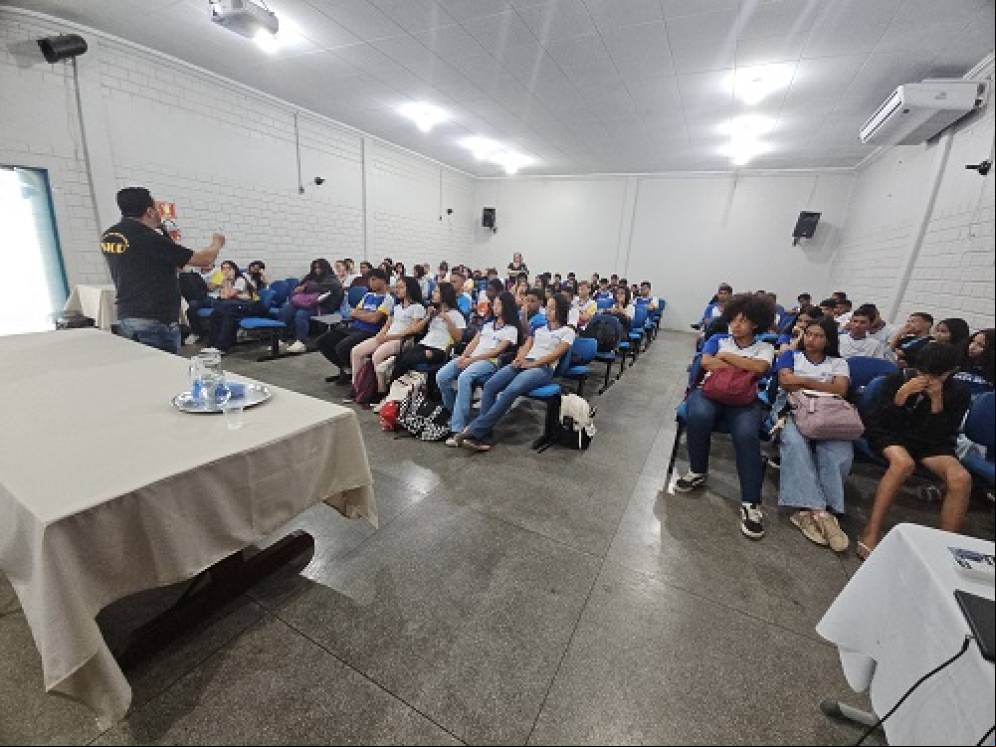 Até o momento, um público de cerca de 250 pessoas, entre alunos, professores e funcionários foi alcançado nas palestras em Gurupi