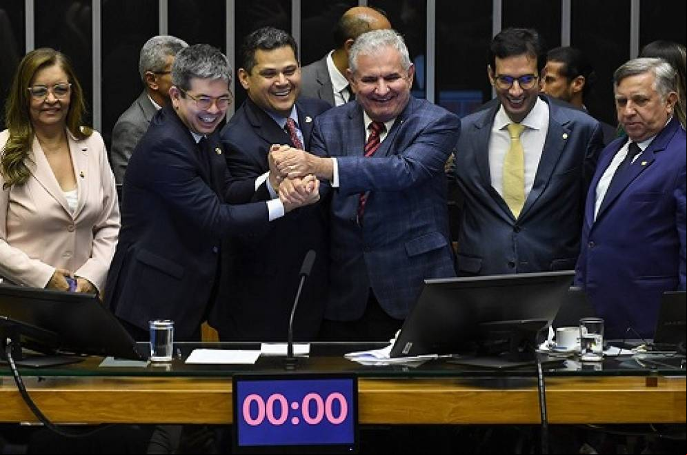 Orçamento foi aprovado por comissão e pelo plenário do Congresso