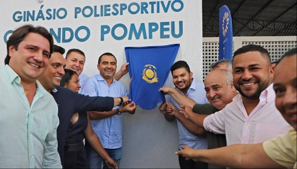 O governador Wanderlei Barbosa entrega a reforma do Ginásio Poliesportivo Luiz Orlando Pompeu em Cariri do Tocantins, obra aguardada pela população há mais de 10 anos;