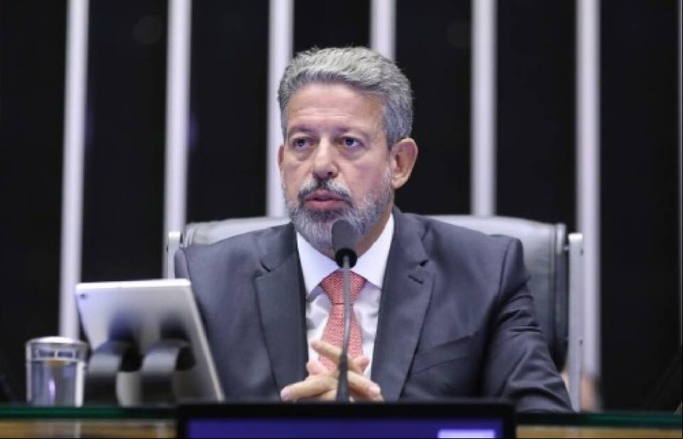 Arthur Lira sinaliza possível discussão de correção geral da tabela do IR