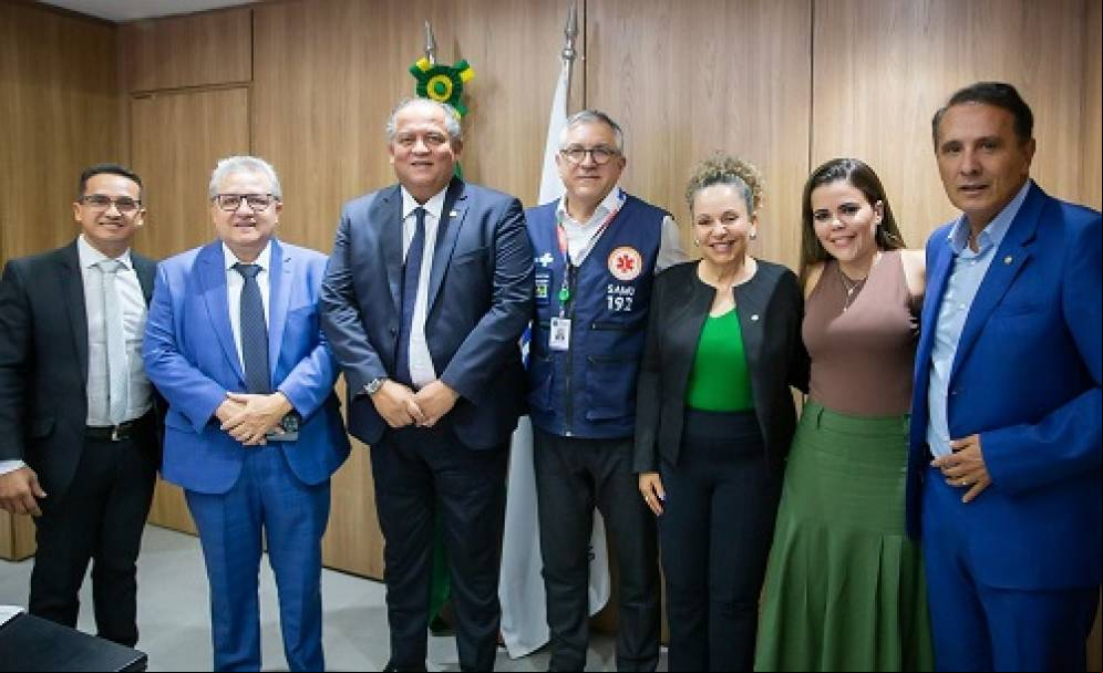 Senador Eduardo Gomes celebra avanço histórico no Senado com PEC do saneamento e reforça pautas da saúde pública