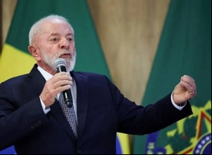 Lula tem crise de labirintite e vai a hospital para fazer exames em Brasília