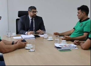 Secretário Bruno Azevedo recebe demandas e fortalece diálogo sobre a segurança pública no Projeto São João, em Porto Nacional