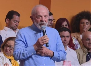 Governistas atribuem crises a falta de coordenação e defendem núcleo para assessorar Lula